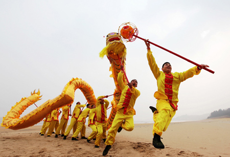 龍頭舞動(dòng)，中醫(yī)藥騰飛在基層
