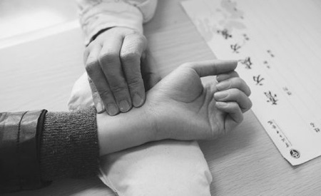 民革中央建議：健全中醫(yī)師行業(yè)準入制度