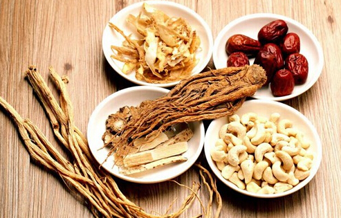 推進(jìn)健康中國(guó)建設(shè)，促進(jìn)中醫(yī)藥傳承與發(fā)展