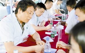 深圳市中醫(yī)院扎實推進“專家進社區(qū)”