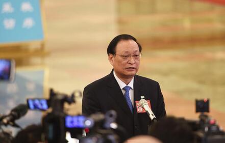 王國(guó)強(qiáng)會(huì)見江西省長(zhǎng)劉奇一行，提出進(jìn)一步落實(shí)習(xí)近平總書記考察江中藥谷重要講話精神