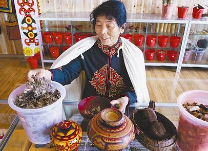 全國首套《彝醫(yī)藥》本科教材編寫啟動(dòng)