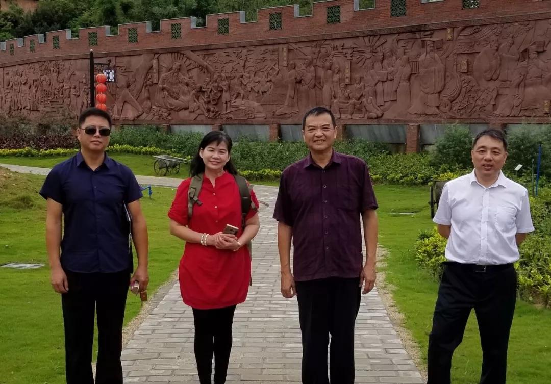 馬來西亞國際友人伍薪榮（Vincent Wu）帶隊來我園考察調研