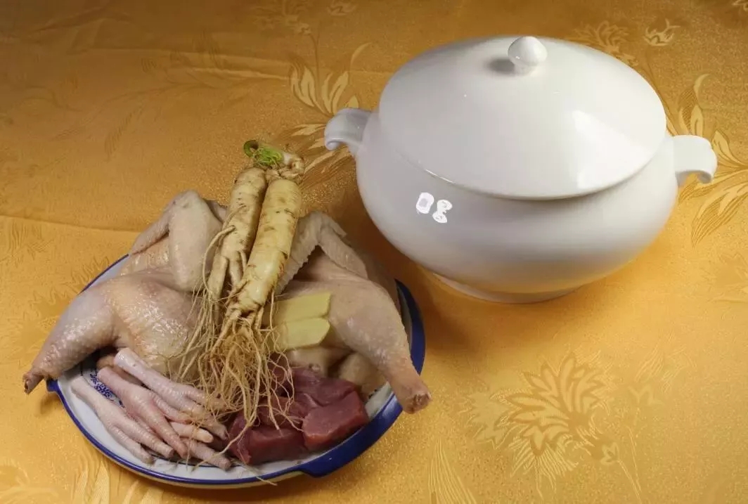 鮮人參燉本地雞 